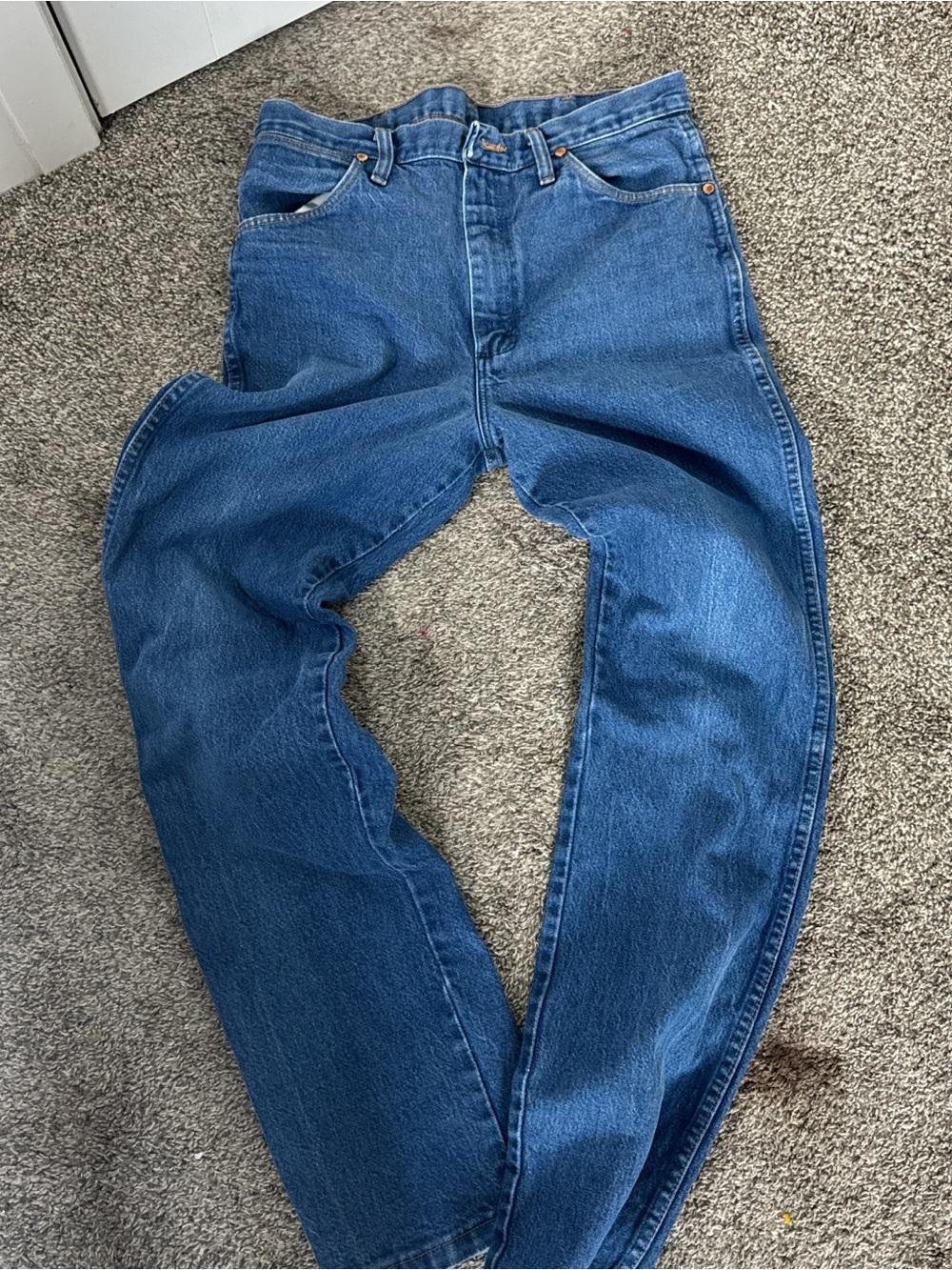 Wrangler Medium Blue Straight Jeans - Classic Fit